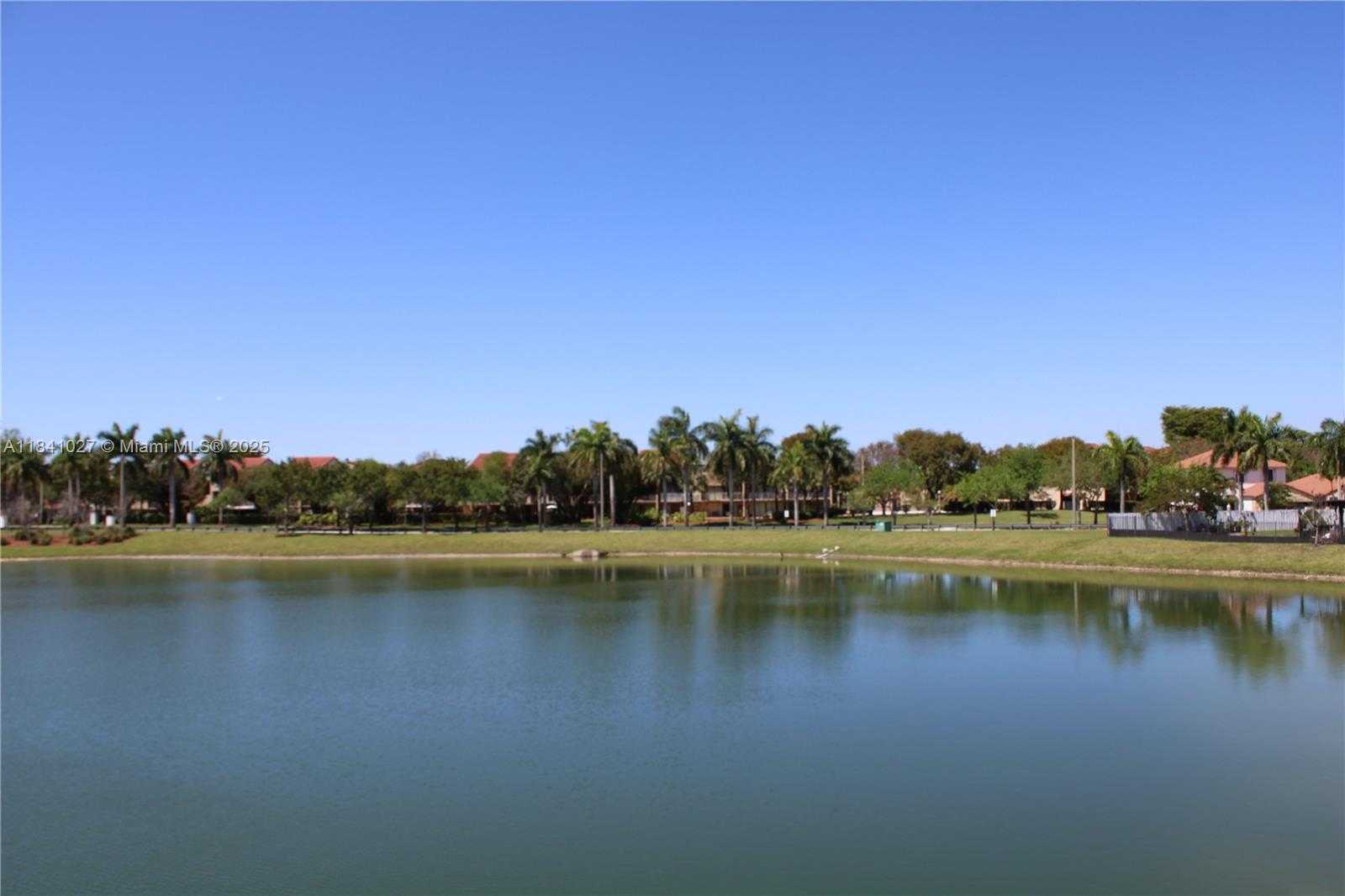 Small Image of 9735 FONTAINEBLEAU BLVD #G210, Miami Number 7