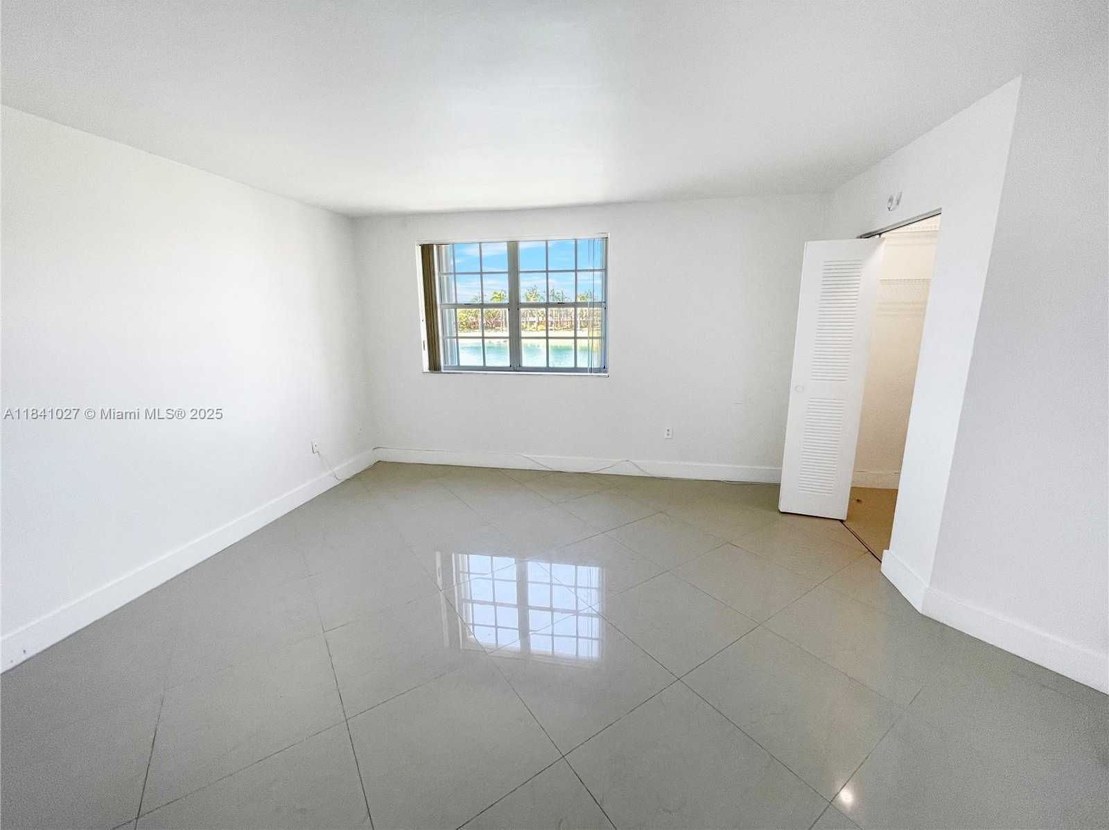 Small Image of 9735 FONTAINEBLEAU BLVD #G210, Miami Number 8
