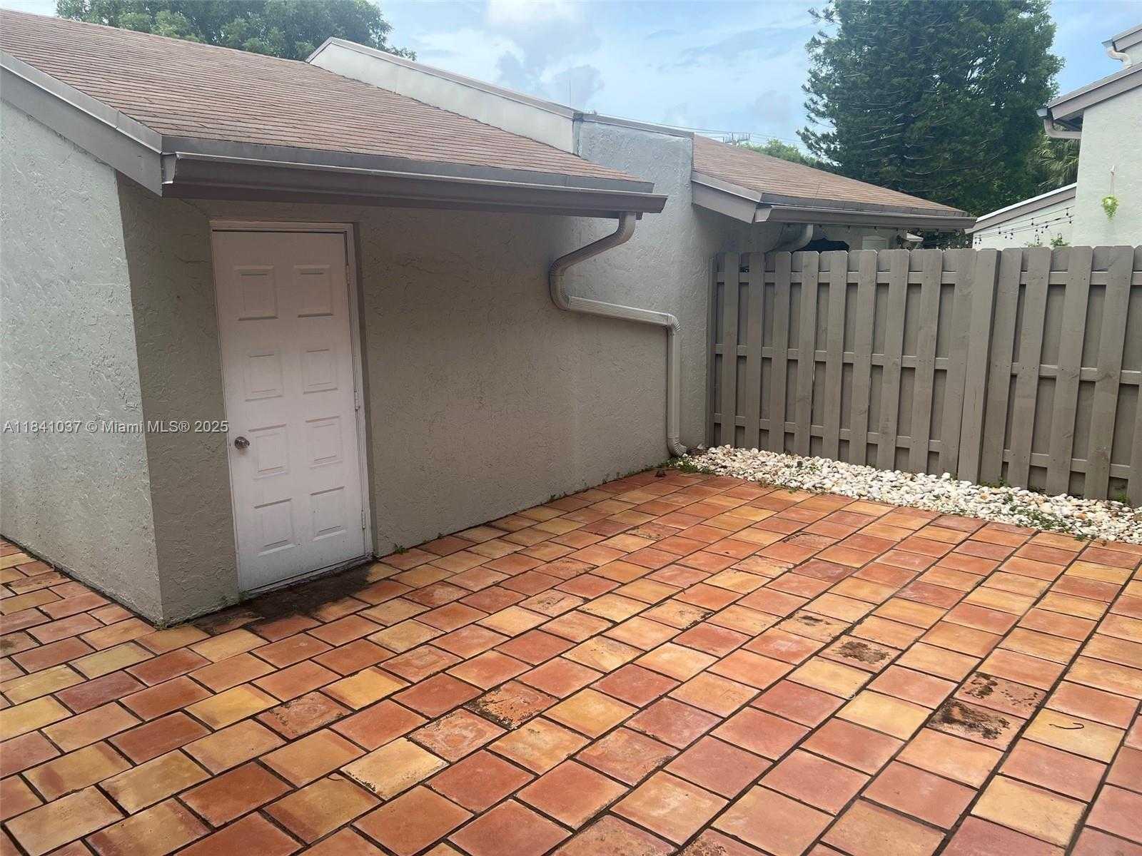 Small Image of 11246 SOUTH WEST 104TH ST, Miami Number 12