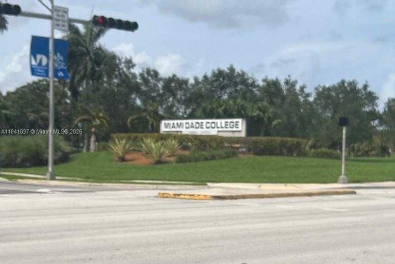 Small Image of 11246 SOUTH WEST 104TH ST, Miami Number 32
