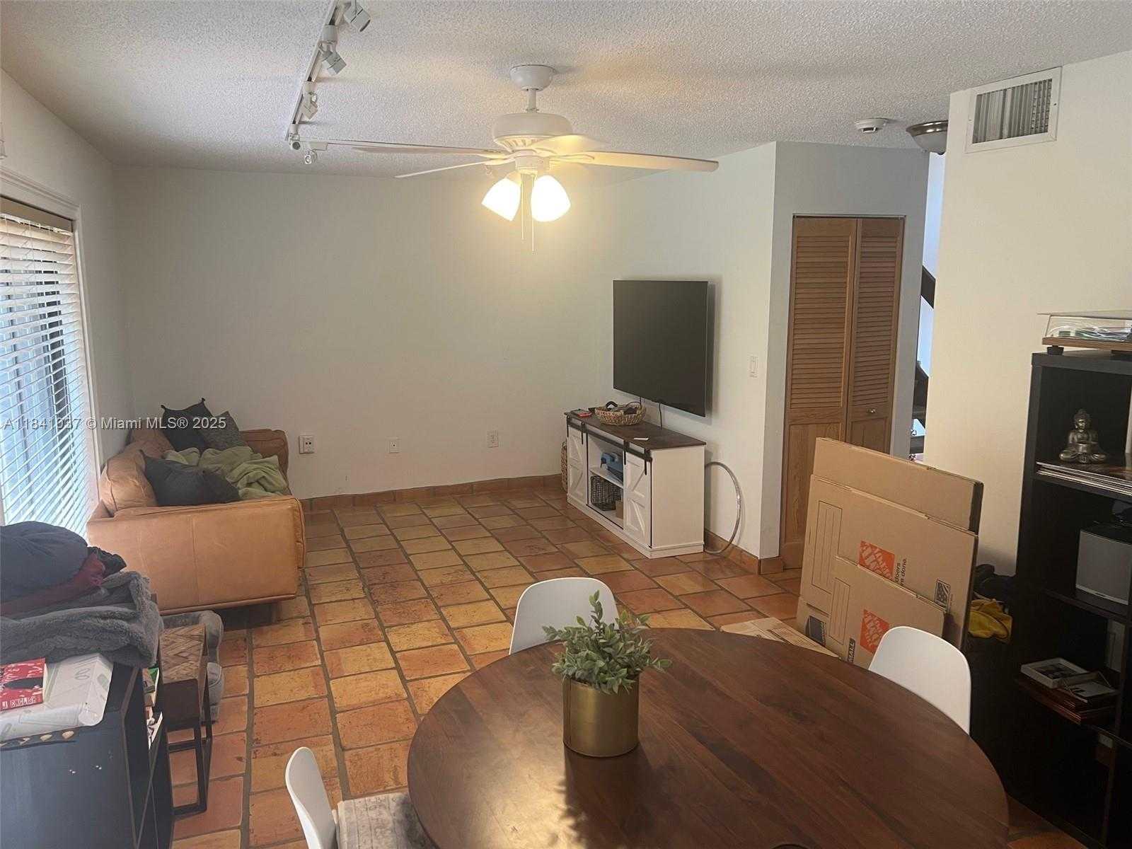 Small Image of 11246 SOUTH WEST 104TH ST, Miami Number 5