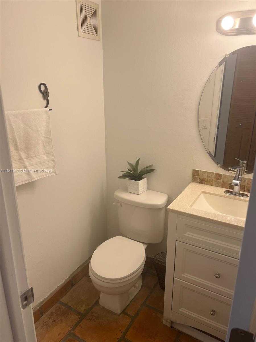Small Image of 11246 SOUTH WEST 104TH ST, Miami Number 6