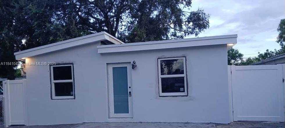 Small Image of 5636 ARTHUR ST #1, Hollywood Number 2