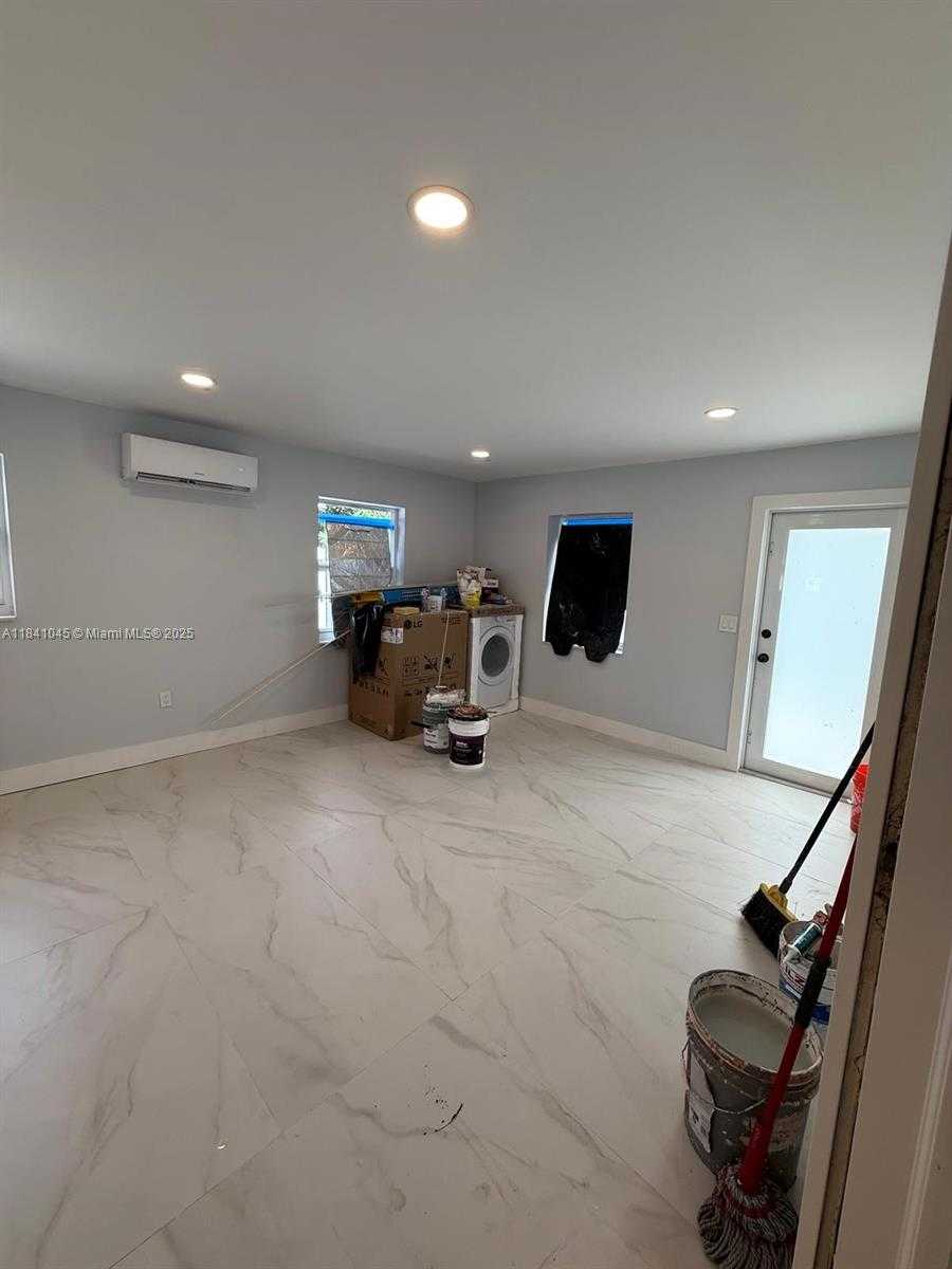 Small Image of 5636 ARTHUR ST #1, Hollywood Number 6