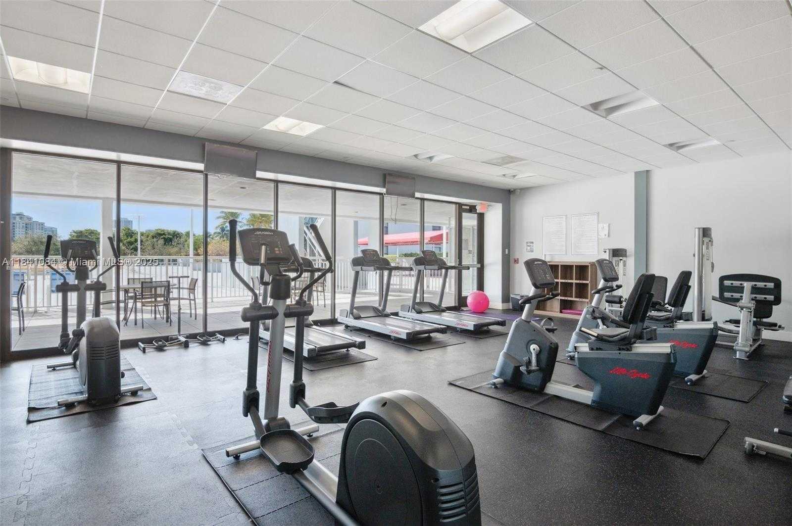 Small Image of 3675 NORTH COUNTRY CLUB DR #2502, Aventura Number 18