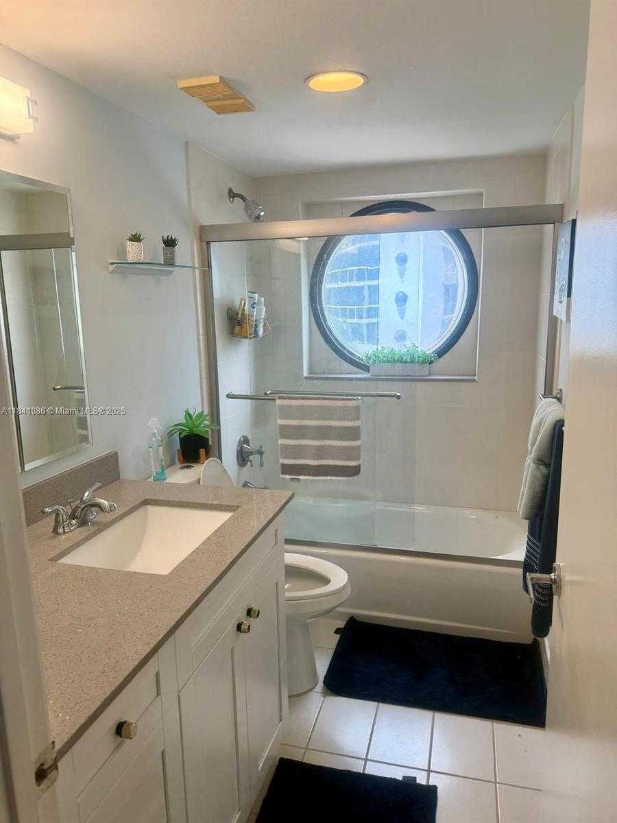 Small Image of 3640 YACHT CLUB DR #410, Aventura Number 15