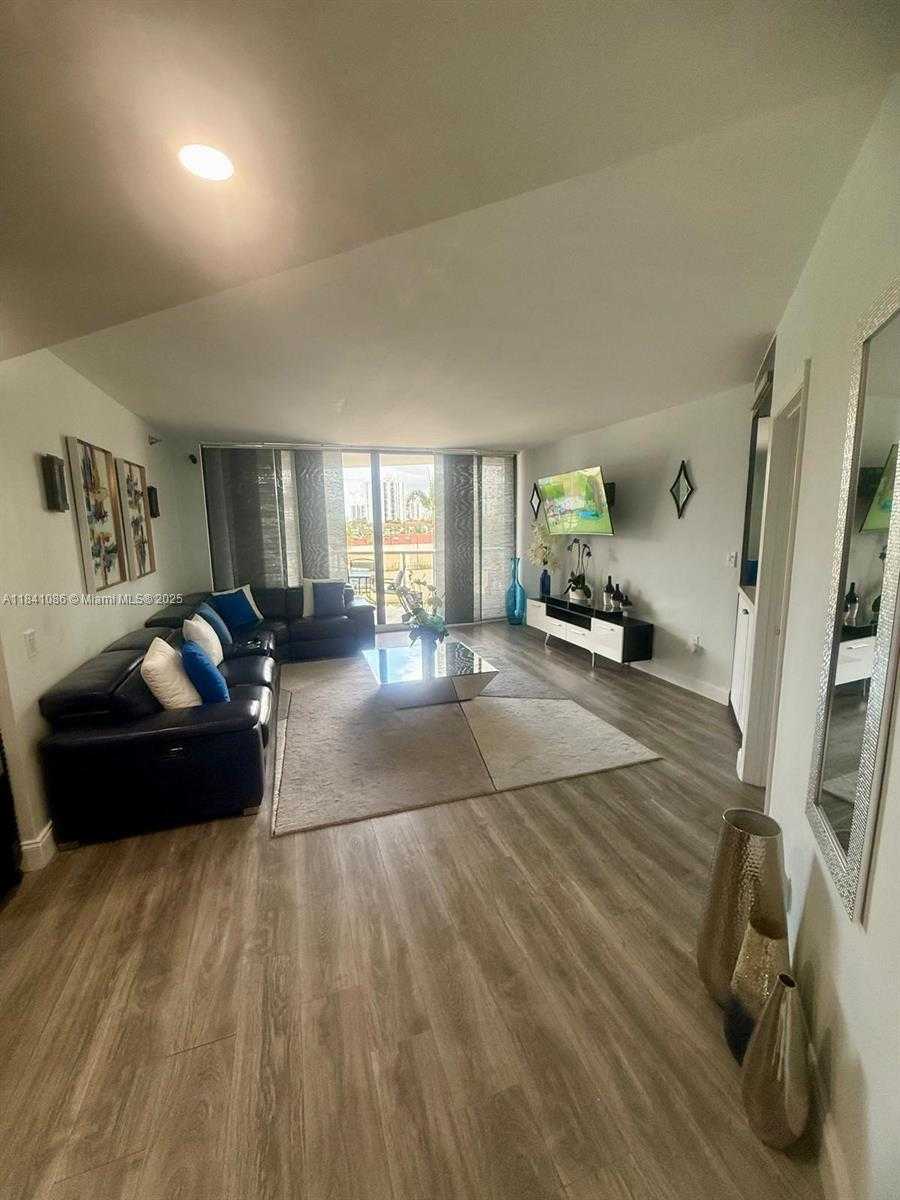 Small Image of 3640 YACHT CLUB DR #410, Aventura Number 2