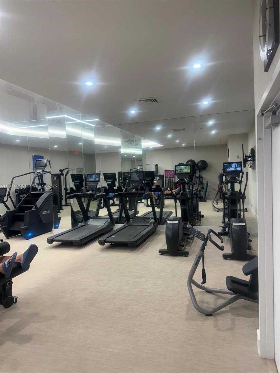 Small Image of 3640 YACHT CLUB DR #410, Aventura Number 20