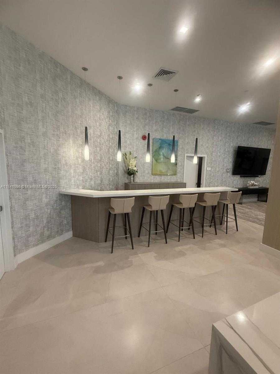 Small Image of 3640 YACHT CLUB DR #410, Aventura Number 22