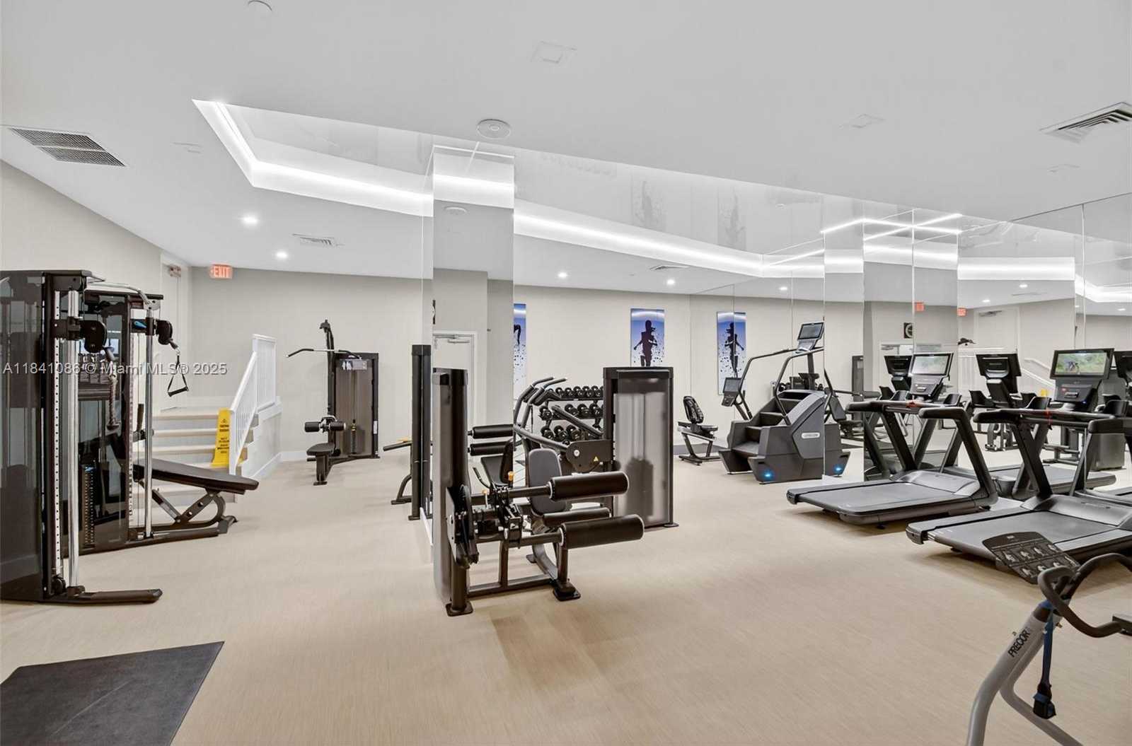 Small Image of 3640 YACHT CLUB DR #410, Aventura Number 26