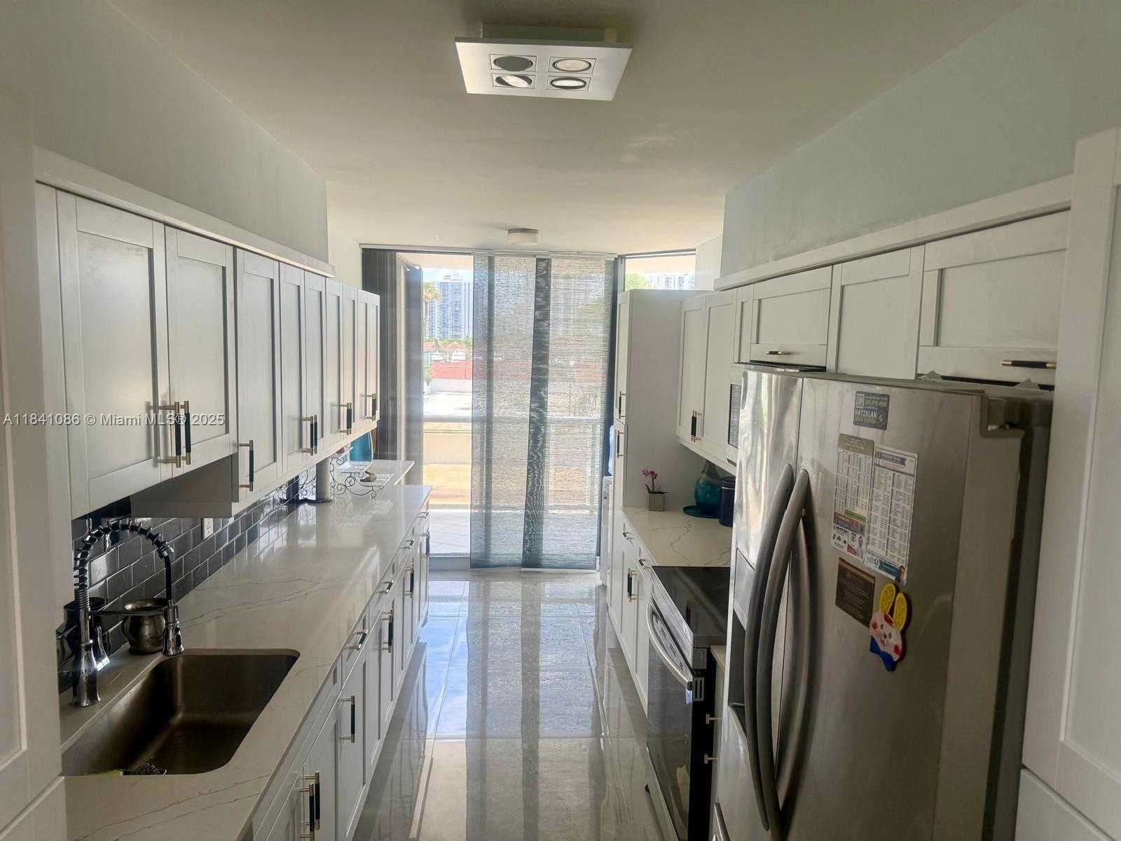 Small Image of 3640 YACHT CLUB DR #410, Aventura Number 5