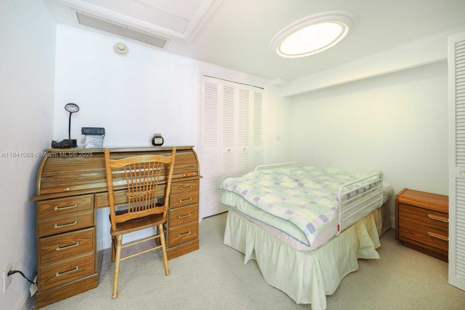 Small Image of 1408 BRICKELL BAY DR #1415, Miami Number 12