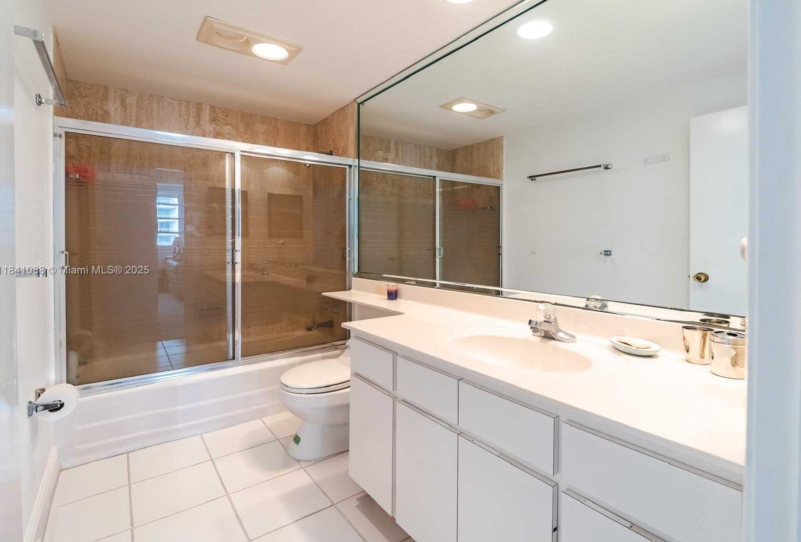 Small Image of 1408 BRICKELL BAY DR #1415, Miami Number 29