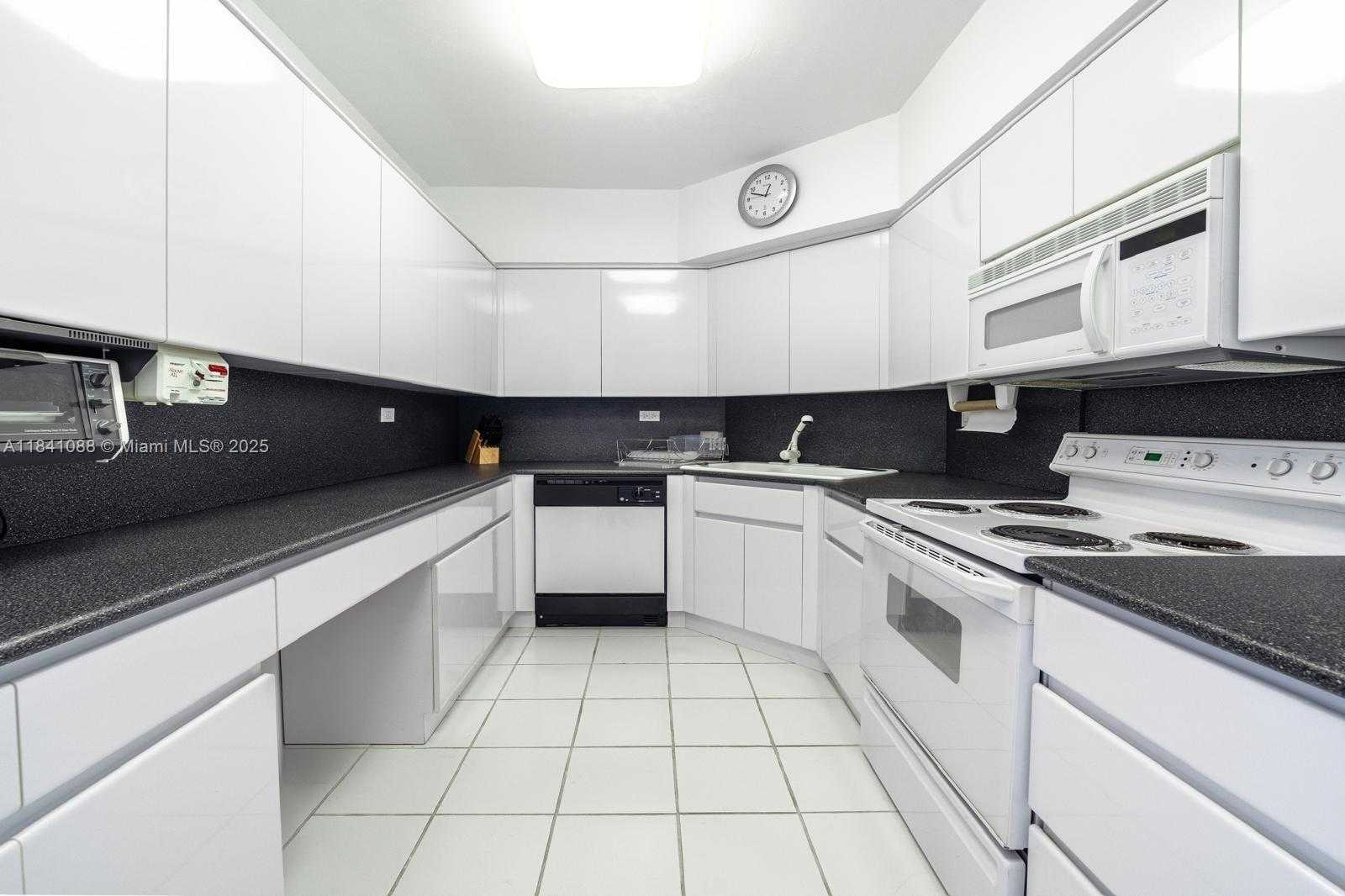 Small Image of 1408 BRICKELL BAY DR #1415, Miami Number 3