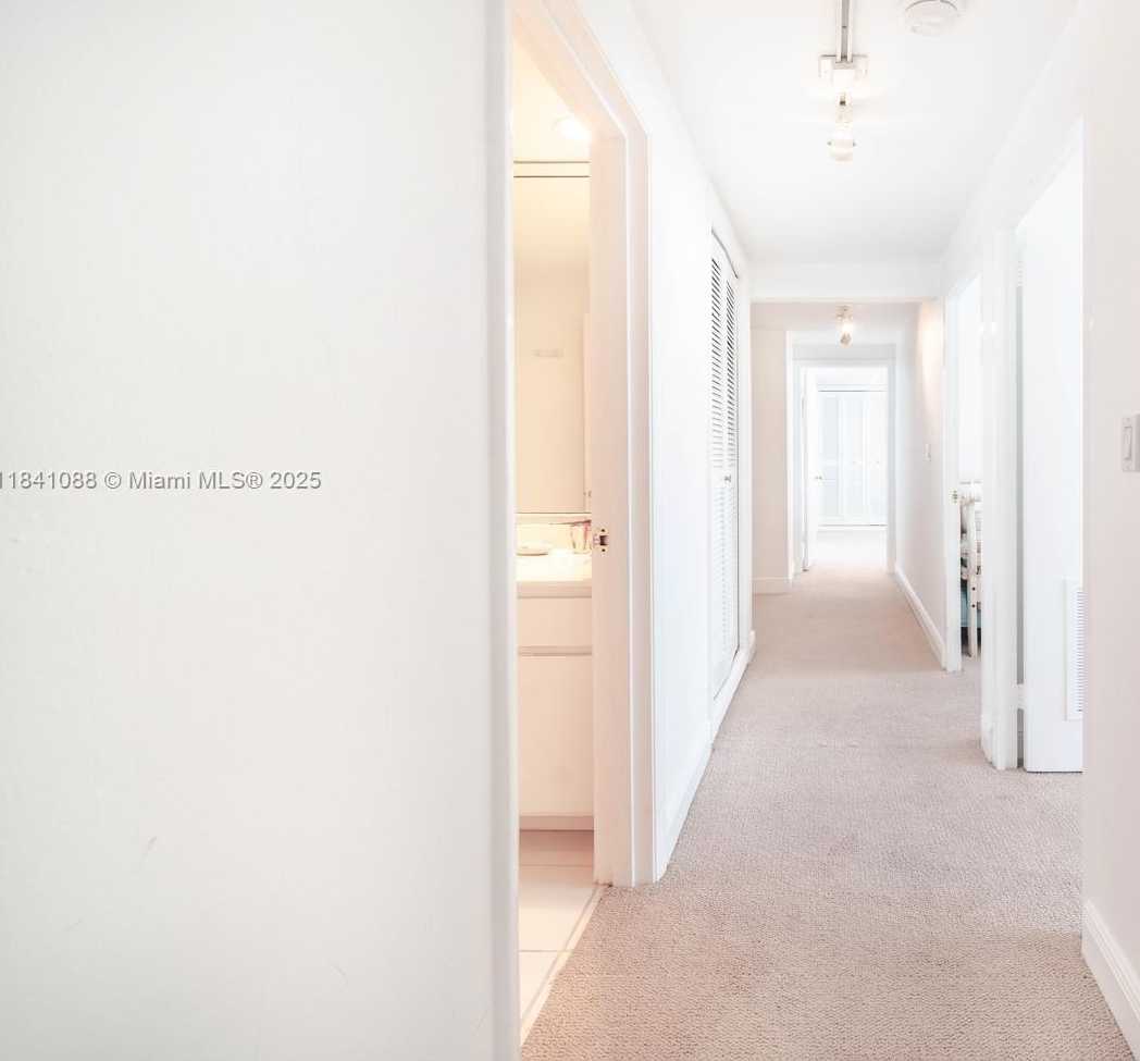 Small Image of 1408 BRICKELL BAY DR #1415, Miami Number 31