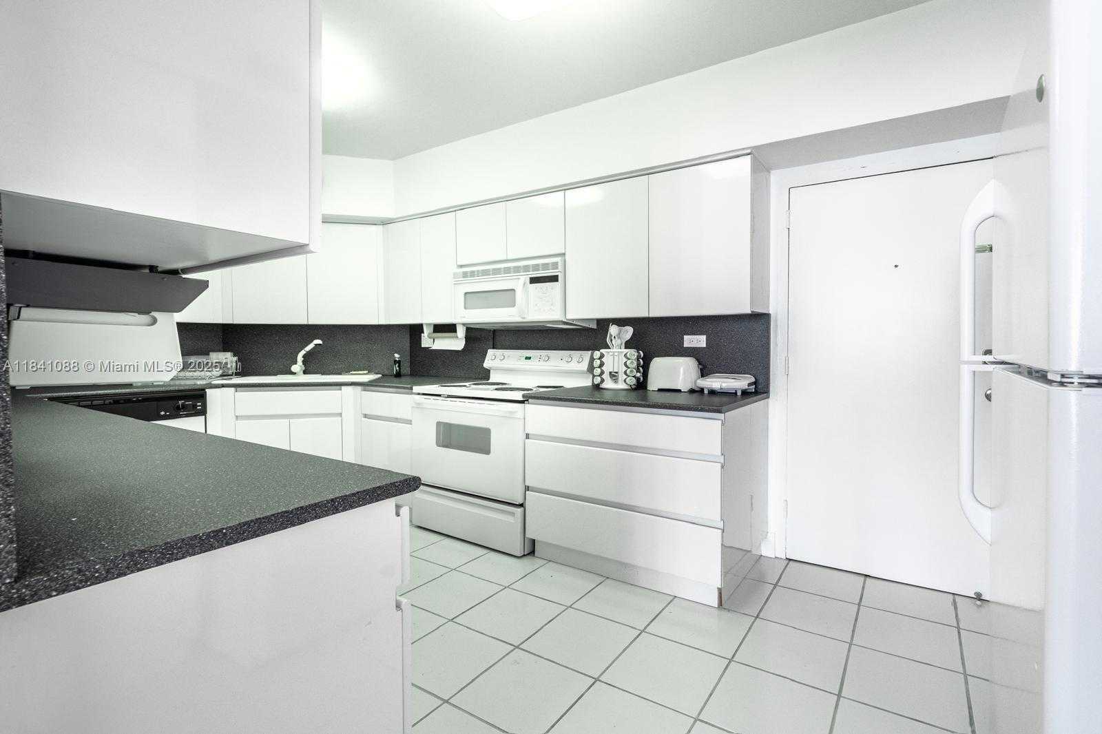 Small Image of 1408 BRICKELL BAY DR #1415, Miami Number 7