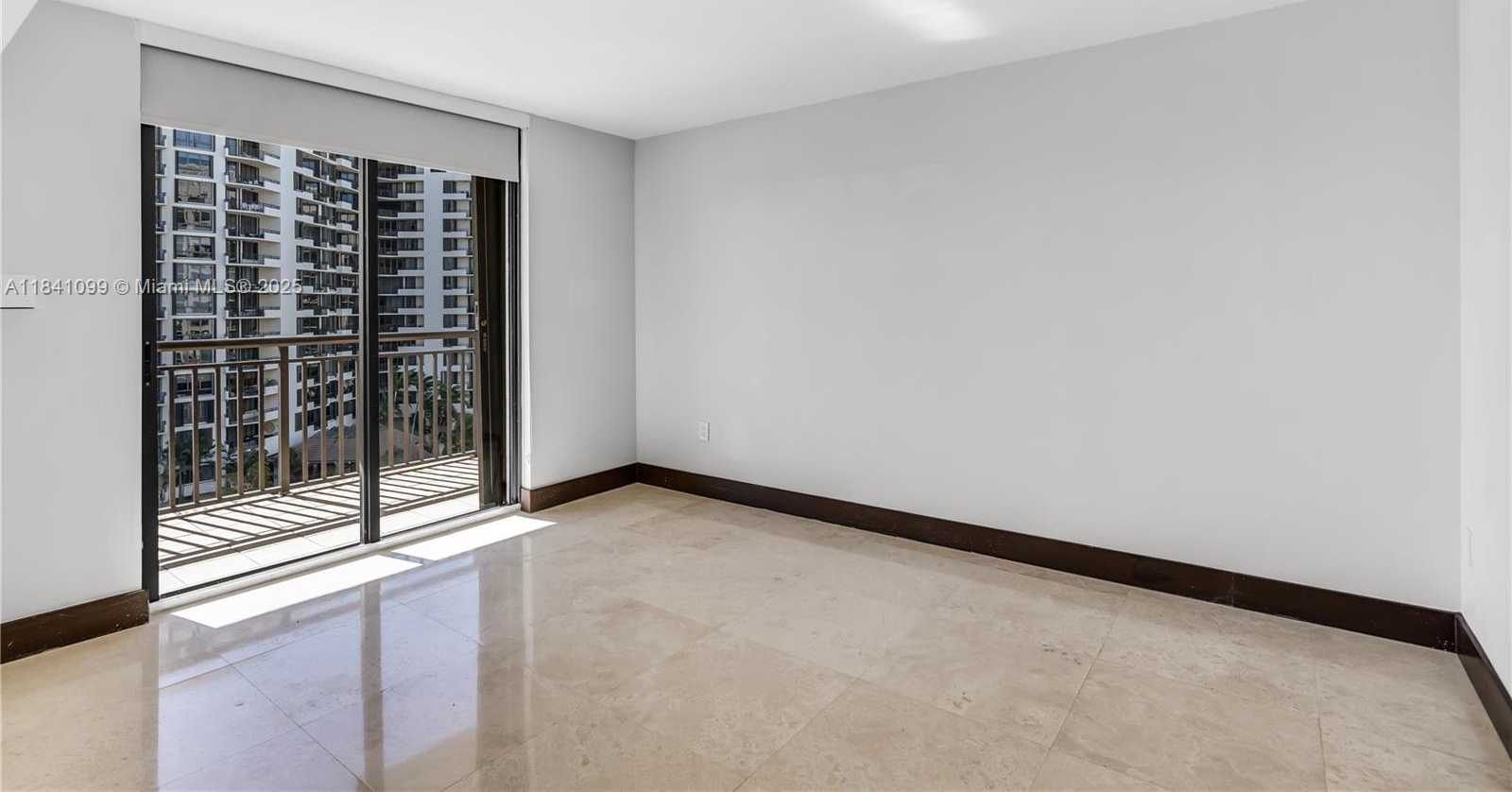 Small Image of 540 BRICKELL KEY DR #1021, Miami Number 10