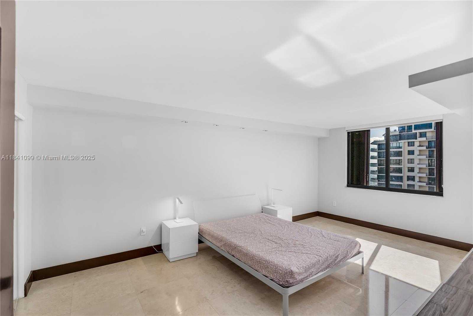 Small Image of 540 BRICKELL KEY DR #1021, Miami Number 11