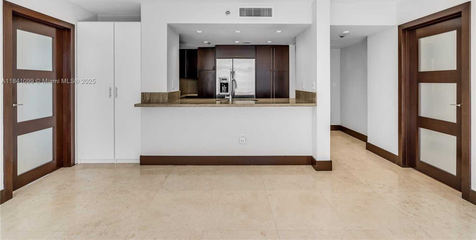 Small Image of 540 BRICKELL KEY DR #1021, Miami Number 5