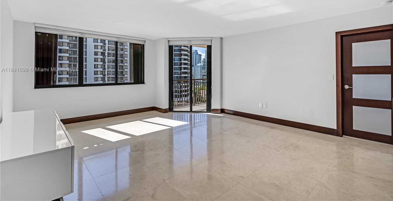 Small Image of 540 BRICKELL KEY DR #1021, Miami Number 6