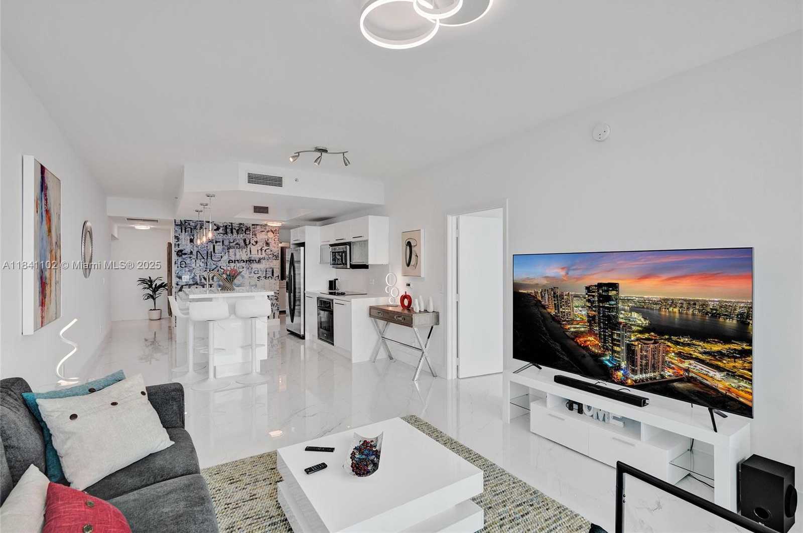 Small Image of 888 BISCAYNE BLVD #2404, Miami Number 10
