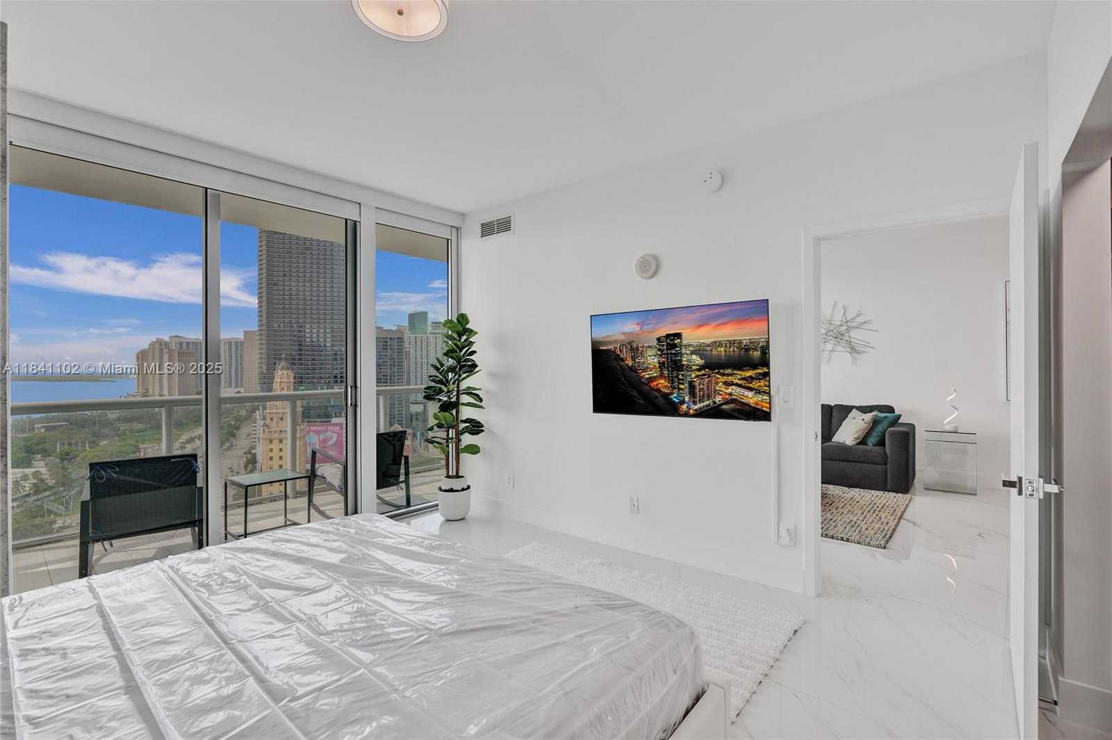 Small Image of 888 BISCAYNE BLVD #2404, Miami Number 12