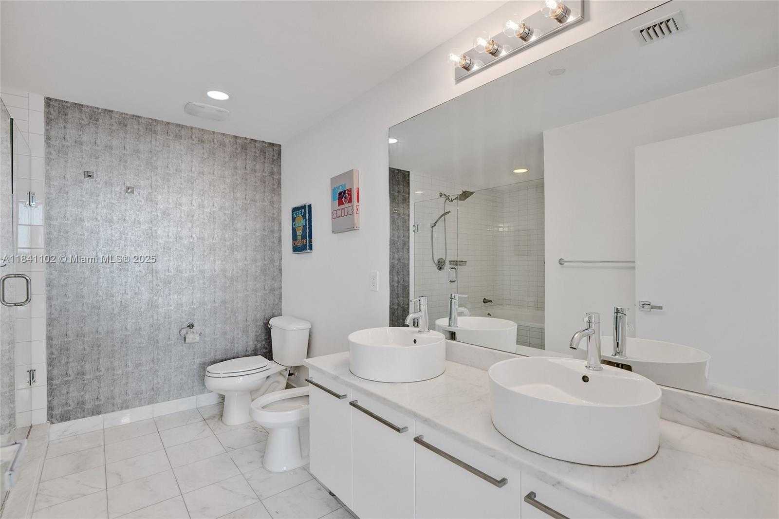 Small Image of 888 BISCAYNE BLVD #2404, Miami Number 14