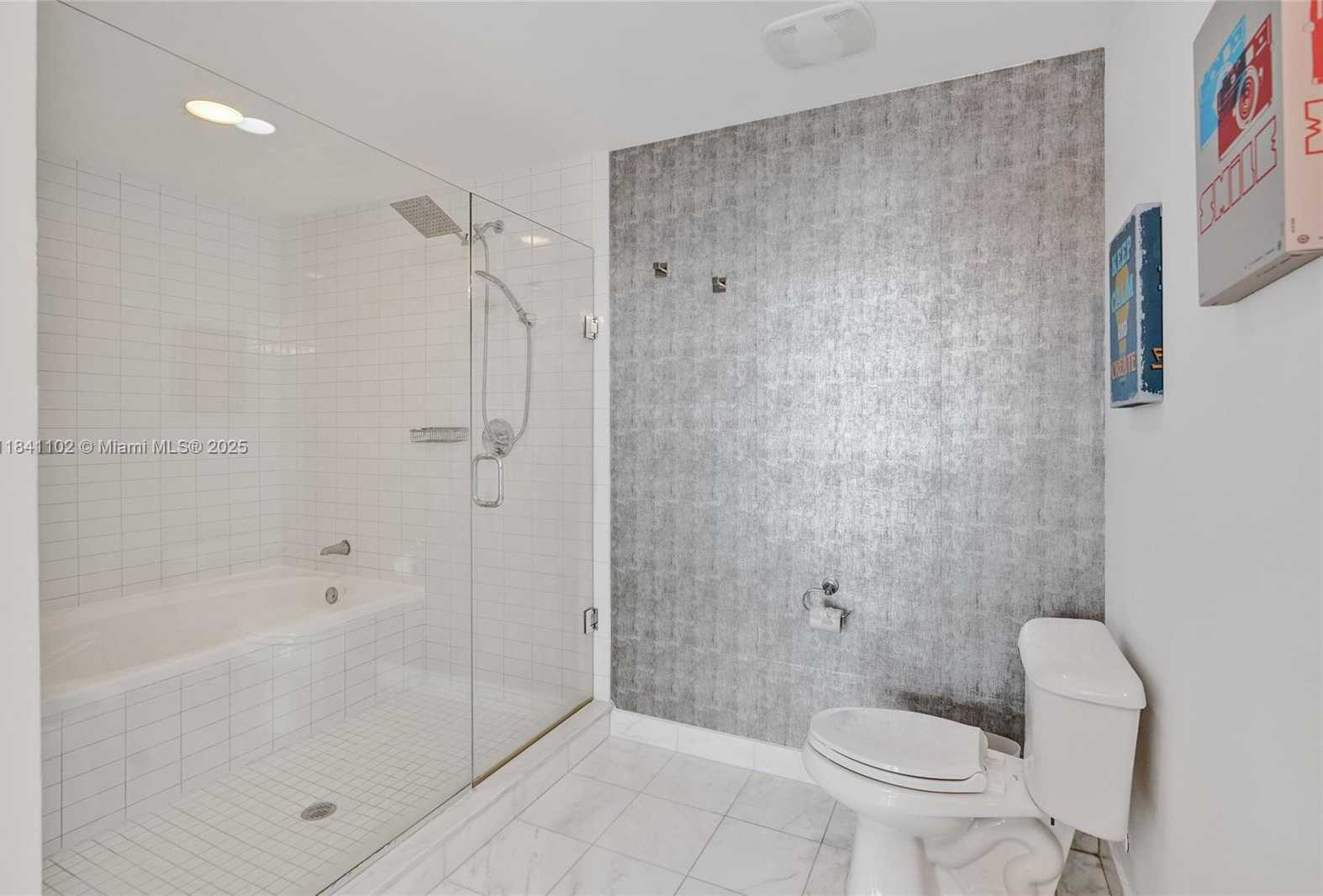 Small Image of 888 BISCAYNE BLVD #2404, Miami Number 15