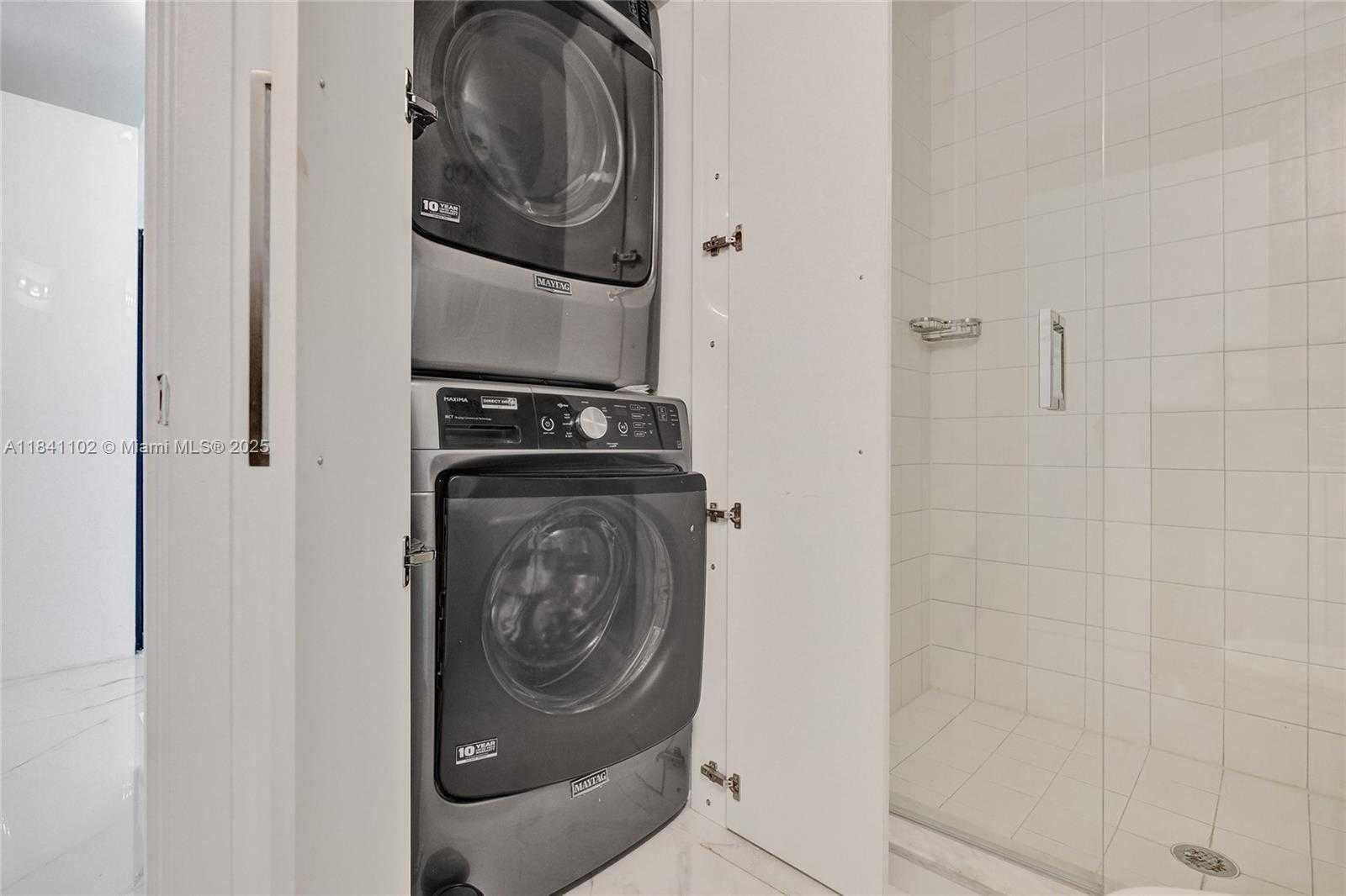 Small Image of 888 BISCAYNE BLVD #2404, Miami Number 16