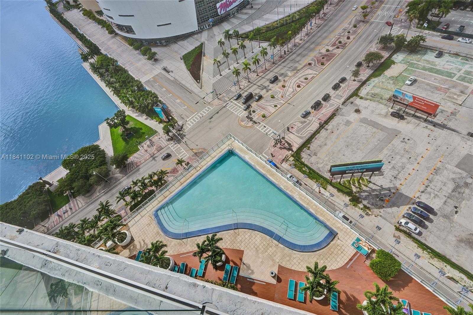 Small Image of 888 BISCAYNE BLVD #2404, Miami Number 21