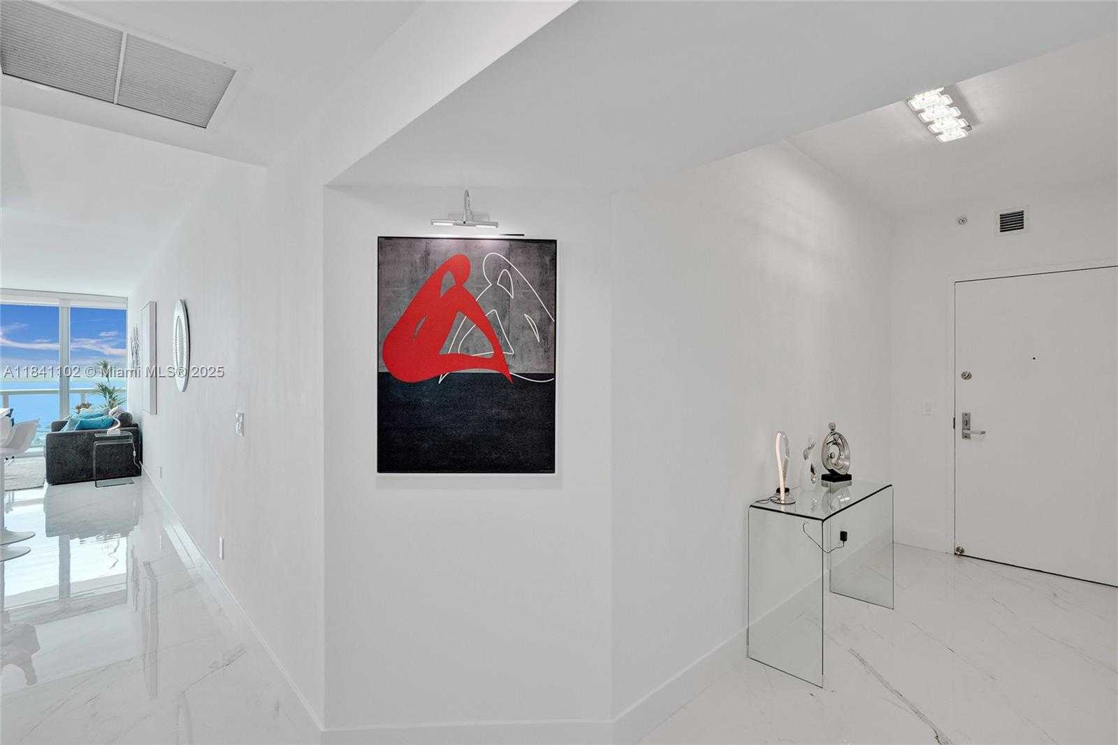Small Image of 888 BISCAYNE BLVD #2404, Miami Number 3