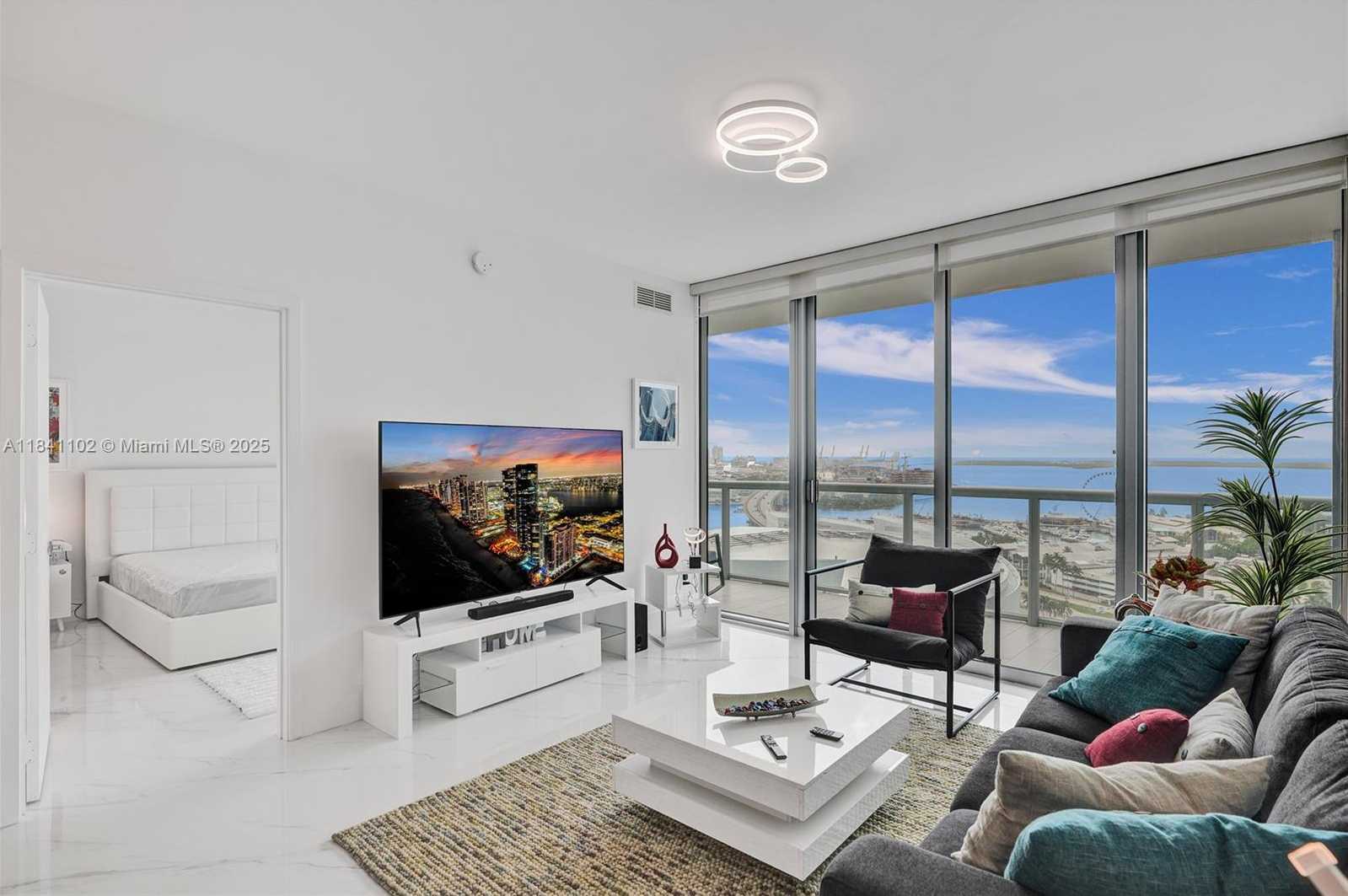 Small Image of 888 BISCAYNE BLVD #2404, Miami Number 8