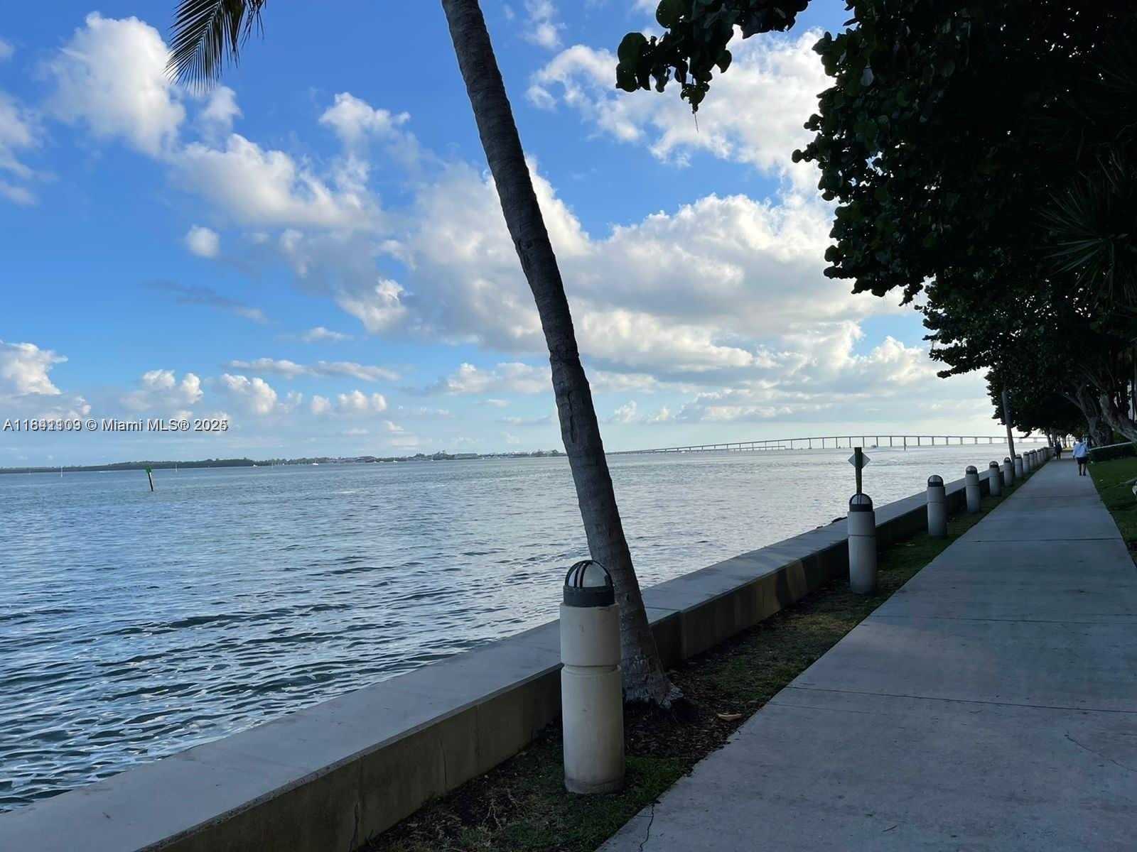 Small Image of 770 CLAUGHTON ISLAND DR #2107, Miami Number 11