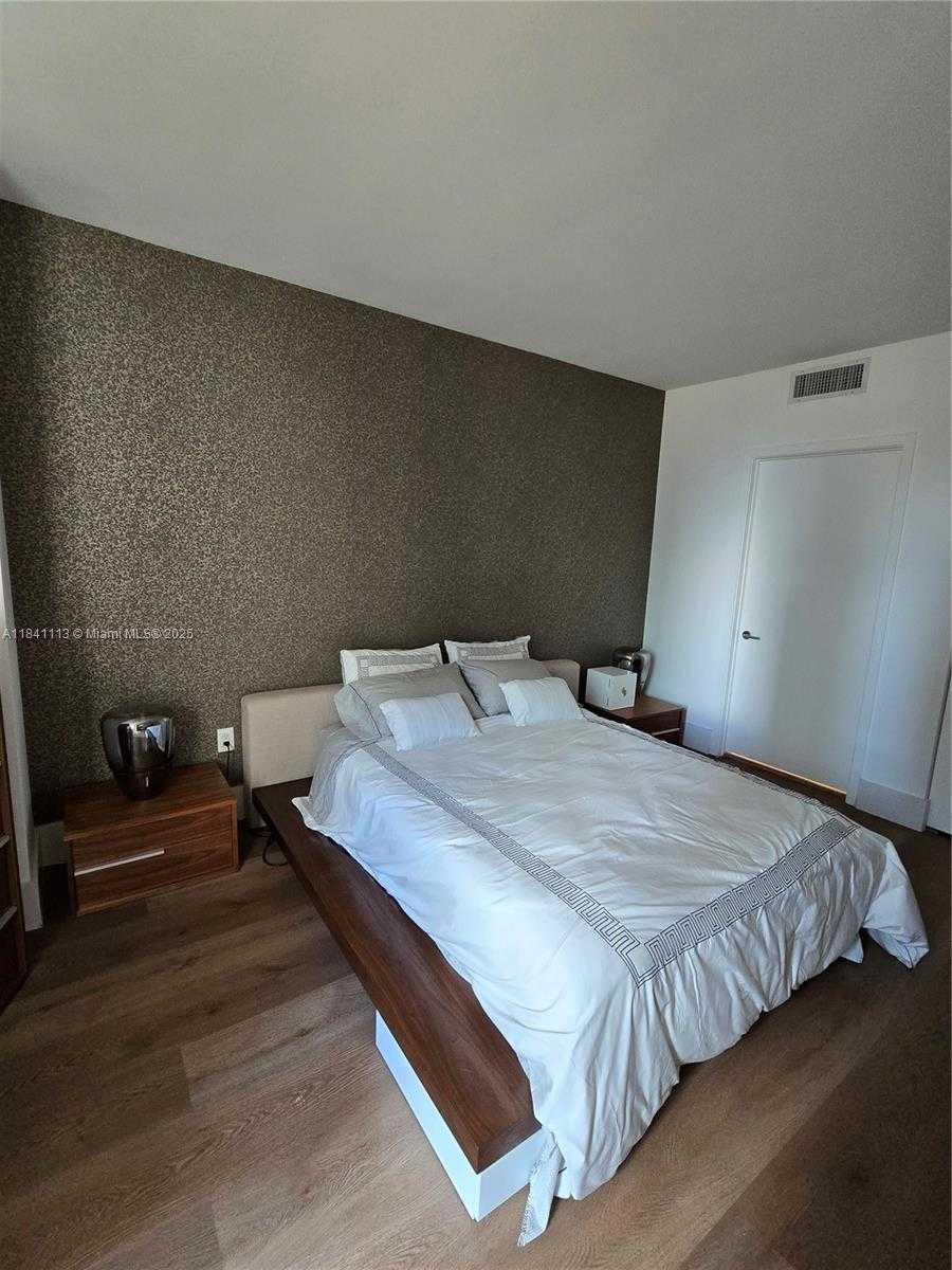 Small Image of 1100 SOUTH MIAMI AVE #602, Miami Number 11