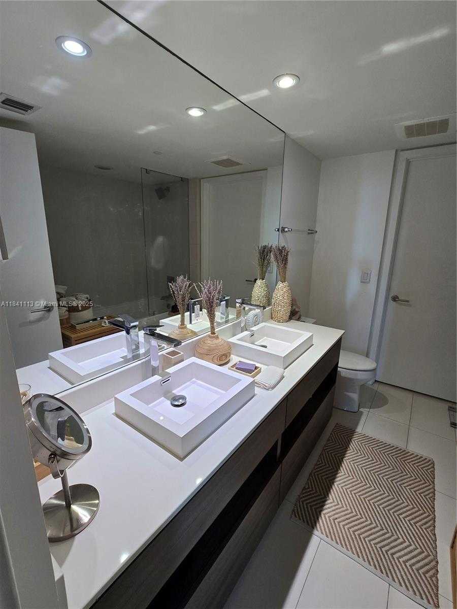 Small Image of 1100 SOUTH MIAMI AVE #602, Miami Number 13