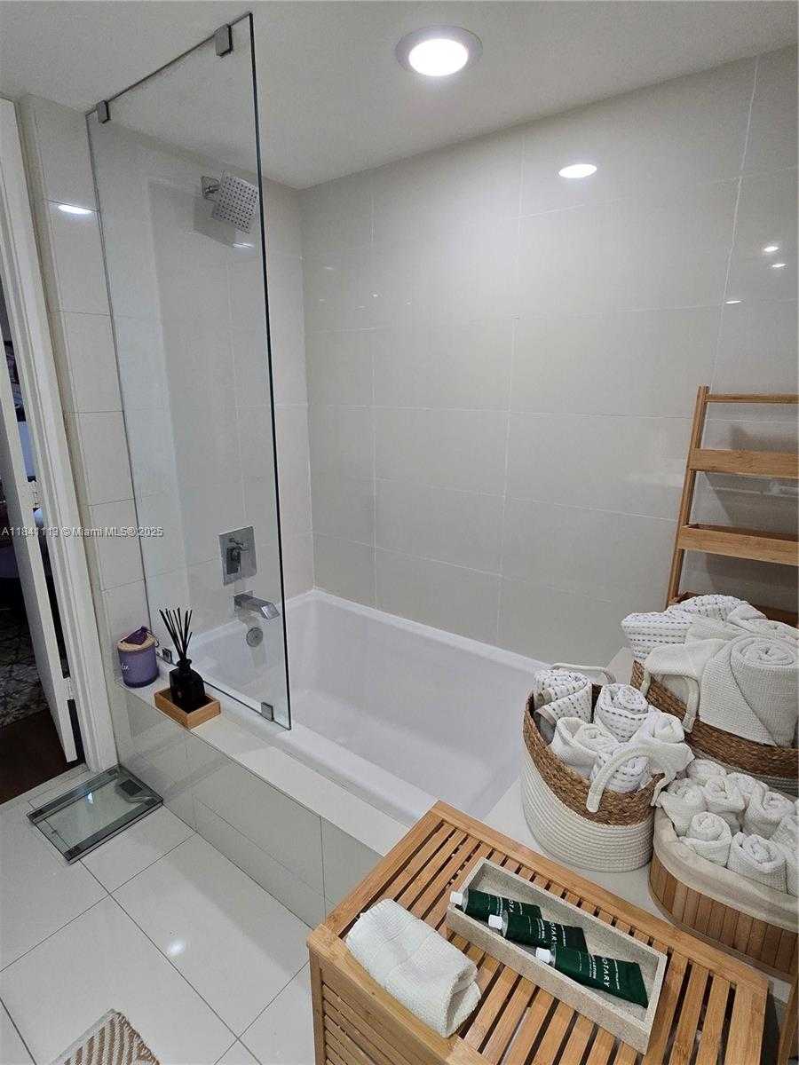 Small Image of 1100 SOUTH MIAMI AVE #602, Miami Number 14