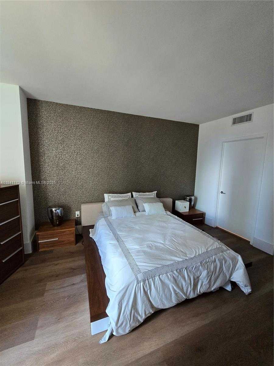 Small Image of 1100 SOUTH MIAMI AVE #602, Miami Number 9