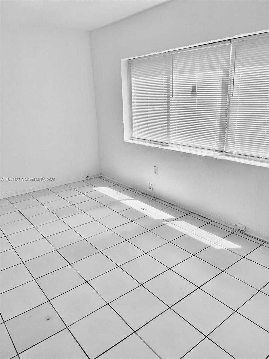 Small Image of Miami Beach Number 11