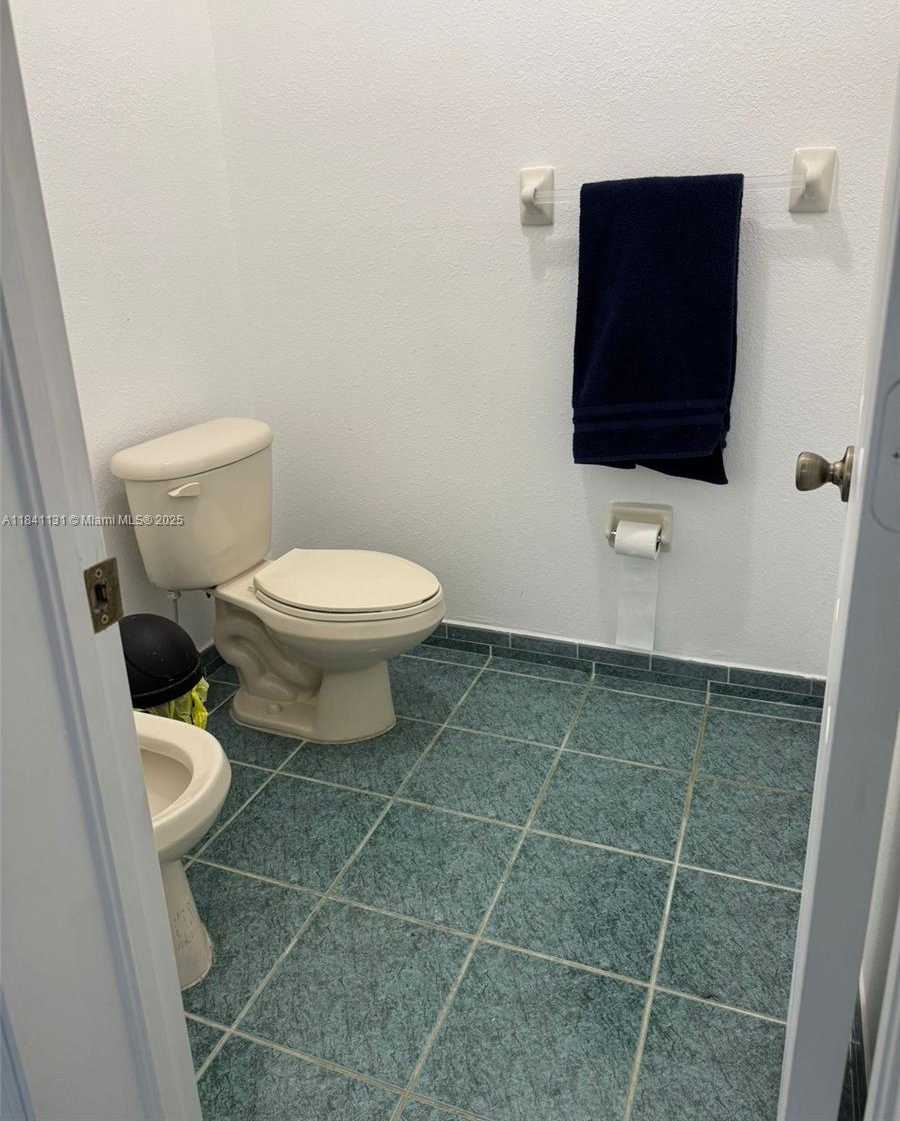 Small Image of 16636 SOUTH WEST 85TH LN #16636, Miami Number 13