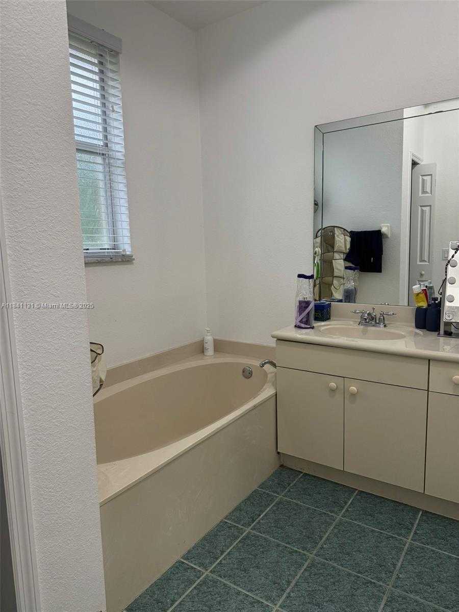 Small Image of 16636 SOUTH WEST 85TH LN #16636, Miami Number 26