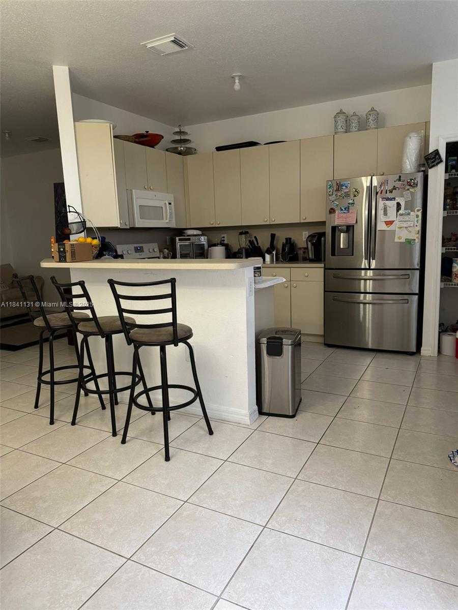 Small Image of 16636 SOUTH WEST 85TH LN #16636, Miami Number 4