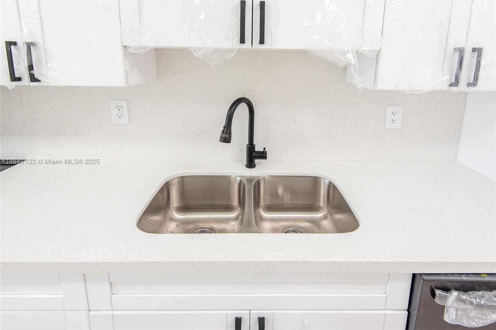 Small Image of 1750 NORTH EAST 191ST ST #100-1, Miami Number 12