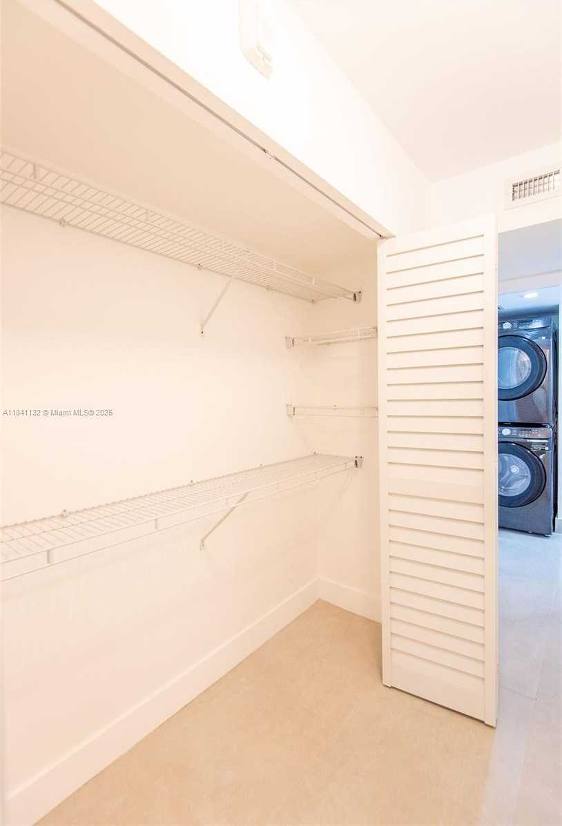 Small Image of 1750 NORTH EAST 191ST ST #100-1, Miami Number 27