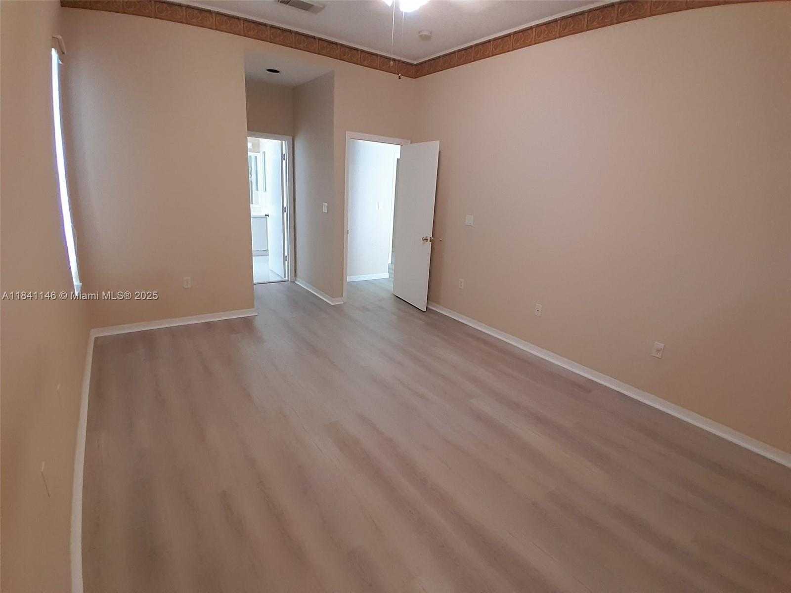 Small Image of 15942 SOUTH WEST 146TH TER, Miami Number 16