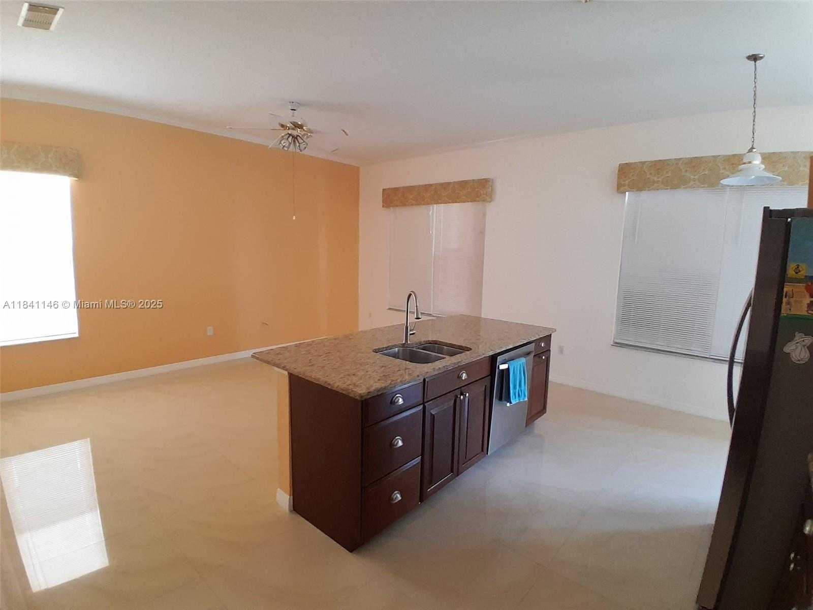 Small Image of 15942 SOUTH WEST 146TH TER, Miami Number 3