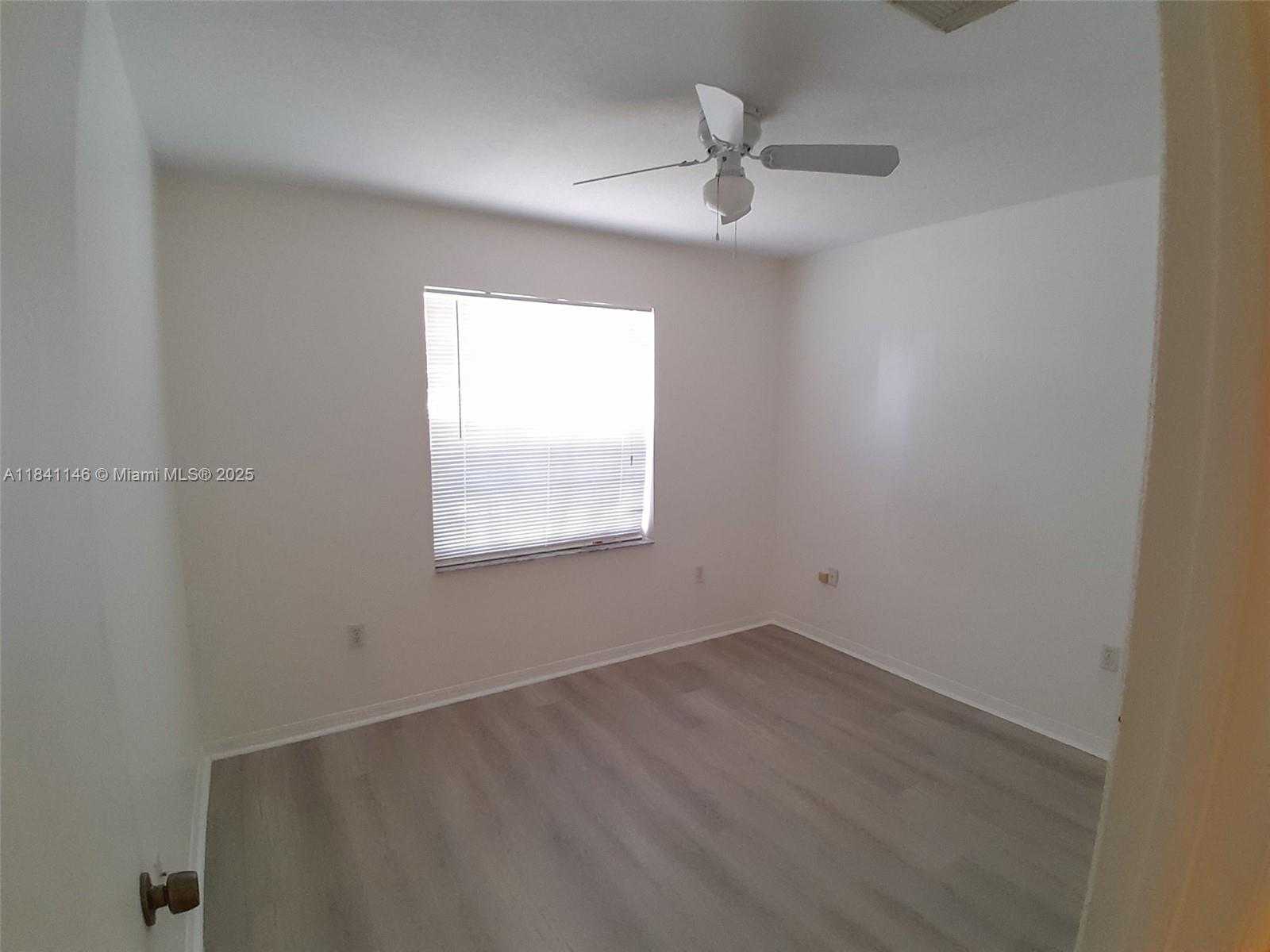 Small Image of 15942 SOUTH WEST 146TH TER, Miami Number 7
