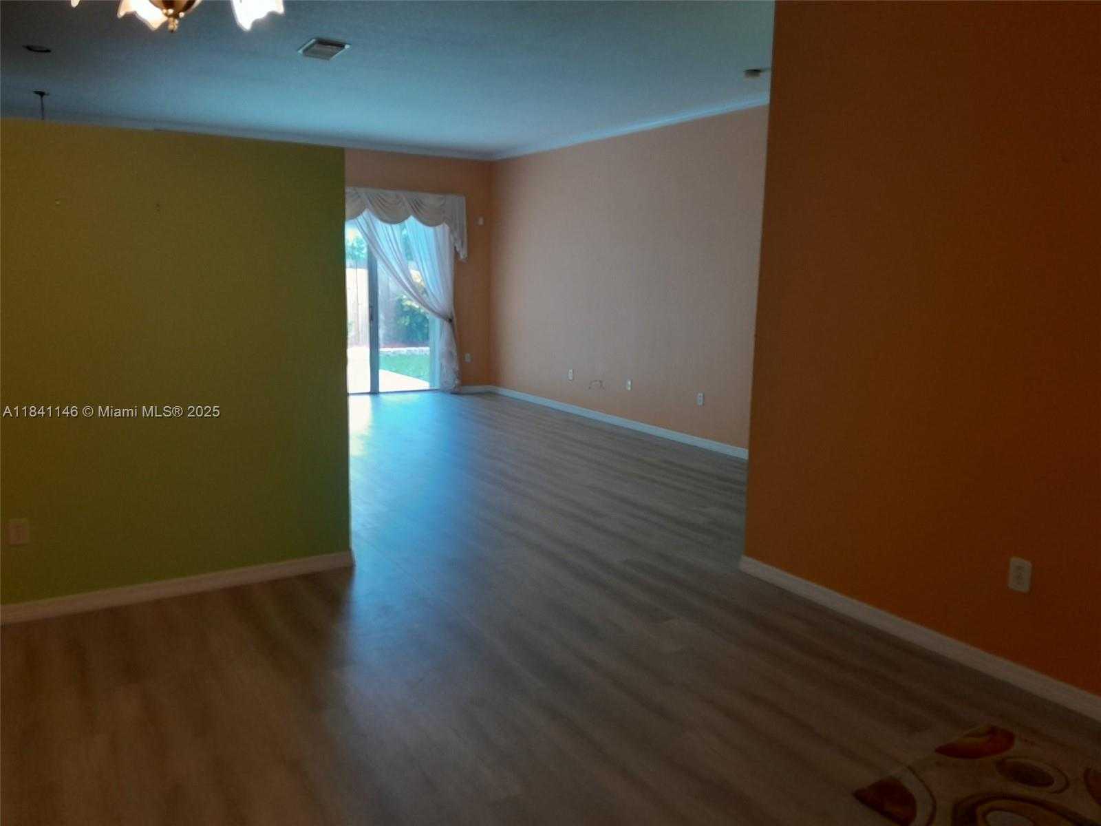 Small Image of 15942 SOUTH WEST 146TH TER, Miami Number 9