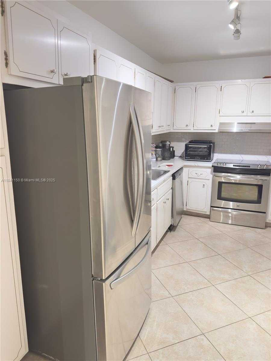 Small Image of 10185 COLLINS AVE #202, Bal Harbour Number 13