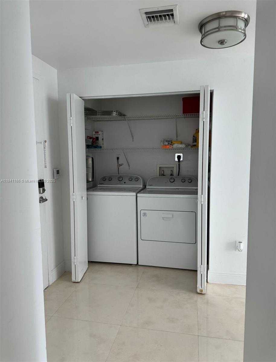 Small Image of 90 SOUTH WEST 3RD ST #1913, Miami Number 5