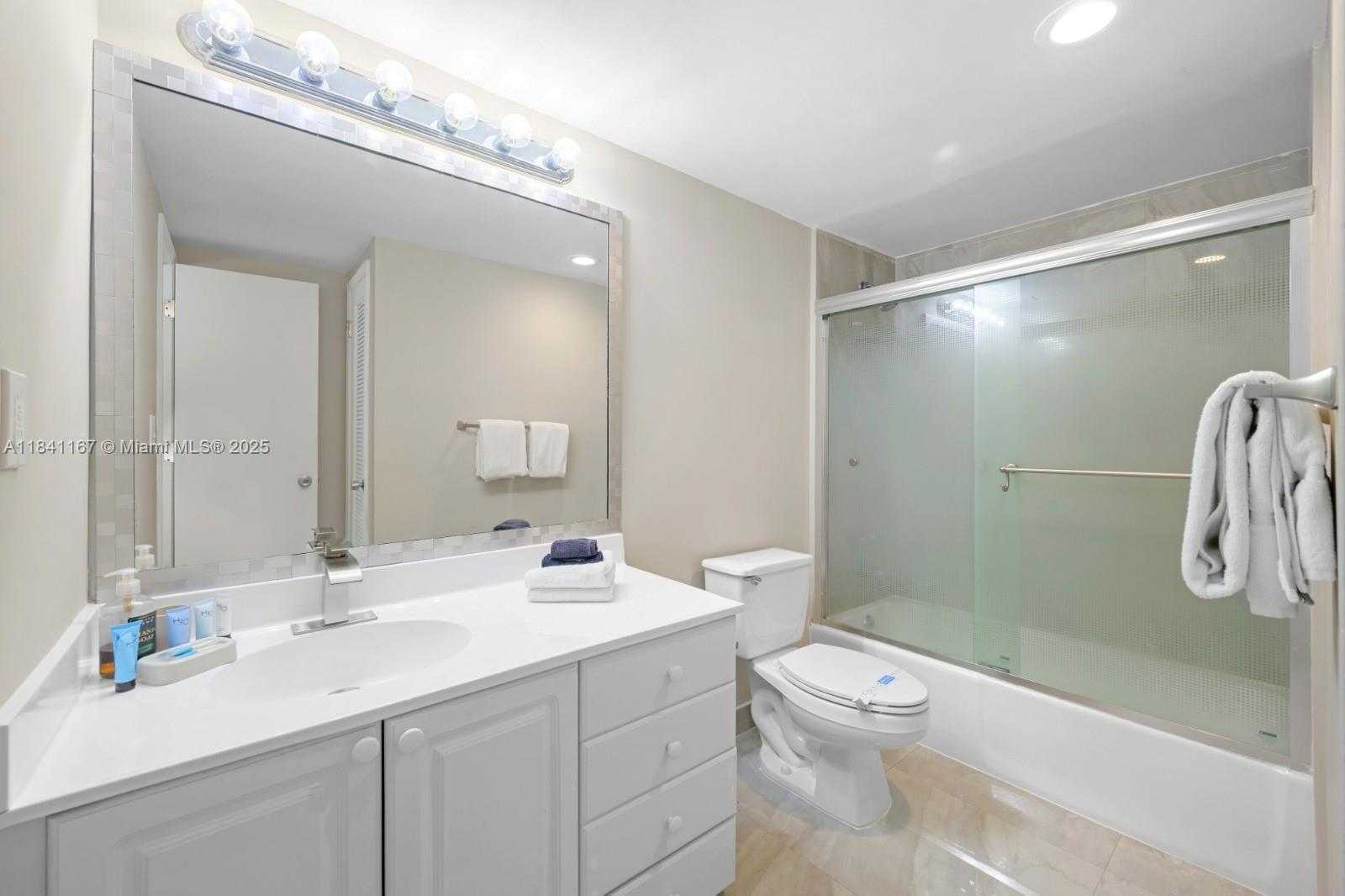 Small Image of 19370 COLLINS AVE #1425, Sunny Isles Beach Number 15